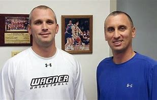 is-dan-hurley-related-to-bobby-hurley