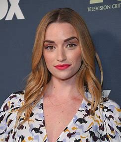 is-brianne-howey-related-to-steve-howey