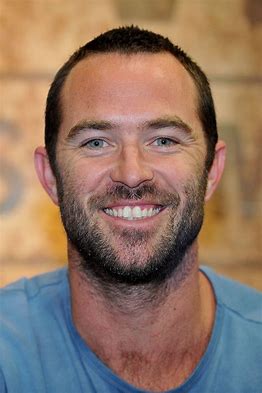 is-sullivan-stapleton-related-to-jean-stapleton