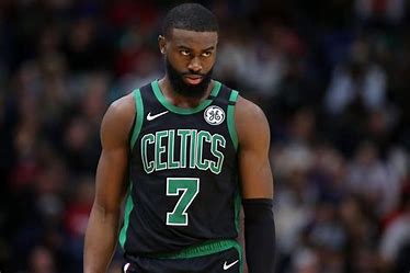 is-jaylen-brown-related-to-dee-brown